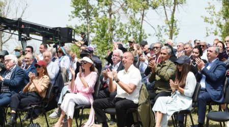 İlham Əliyevin Şuşada kövrəldiyi an çəkiliş qrupunu həyəcanlandırdı - VİDEO