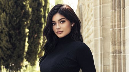 Amerikanın ən çox qazanan qadını bikinidə - FOTO