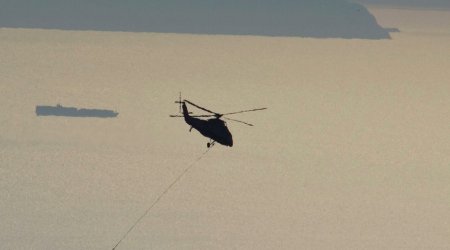 Türkiyəyə uçan Azərbaycan HHQ helikopteri məcburi eniş edib – VİDEO