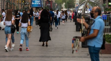 Azərbaycanlılar İrəvan küçələrində gəzişir - ERMƏNİLƏR QORXUYA DÜŞÜB