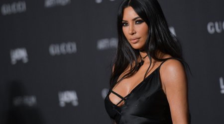 Kim Kardaşyan yeməyi də lüt yeyir – FOTO