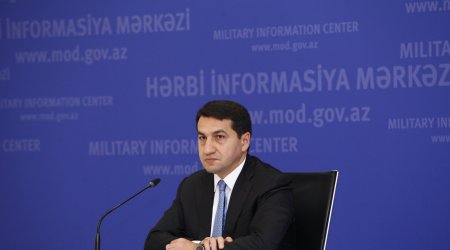 Hikmət Hacıyev: “Sosial media saxta xəbərləri böyüdür”