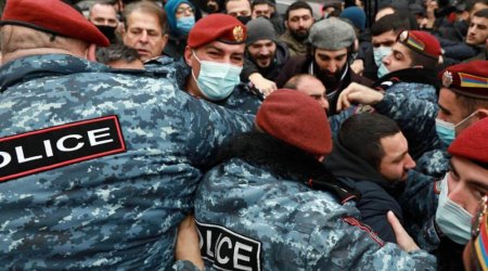 SEÇKİYƏ BİR GÜN QALMIŞ - erməni polislər arasında dava başladı - VİDEO