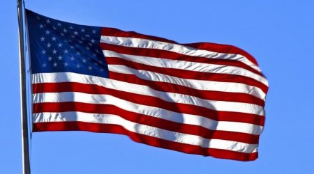 Amerika bayrağı köhnəlib və irqçiliyin simvoludur - Müğənnidən SƏRT PAYLAŞIM