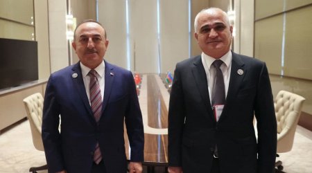 Çavuşoğlu Şahin Mustafayevlə regional məsələləri müzakirə etdi