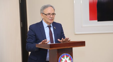 Əflatun Amaşov: “Jurnalistlər arasında deputat Etibar Əliyevdən daha üstün simalar var”