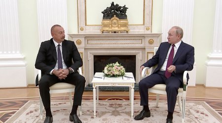 Əliyev və Putin regiondakı vəziyyəti müzakirə etdi