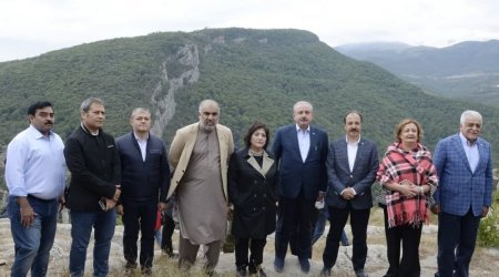 Parlament sədrləri Şuşada Cıdır düzündə - FOTO