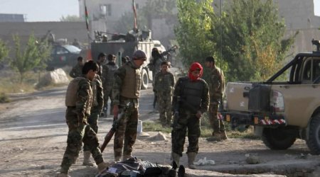 Əfqanıstanın müdafiə nazirinin evinə hücum zamanı 8 nəfər öldü