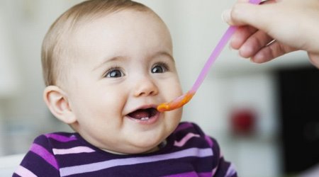 Baş pediatrdan süni qidalarla bağlı narazılıqlara MÜNASİBƏT
