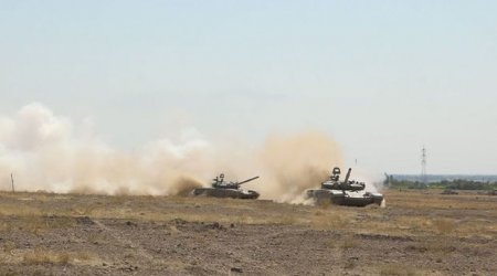Ordumuzun tank və mexanikləşdirilmiş birləşmələri aktiv məşğələlərə başladı - VİDEO 
