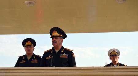Zakir Həsənov xüsusi təyinatlıların təlimini izlədi – FOTO-VİDEO