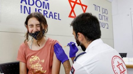 30 yaşdan yuxarı hər kəsə üçüncü doz vaksin vurulacaq 