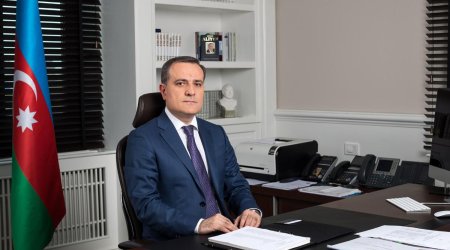 Ceyhun Bayramov iranlı həmkarını təbrik ETDİ