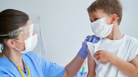İCAZƏ VERİLDİ: 12 yaşdan yuxarı uşaqların peyvəndlənməsinə başlanıldı