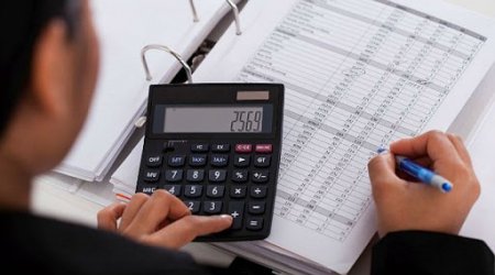 Azərbaycan büdcənin cari xərclərini artırır, əsaslı xərcləri isə...