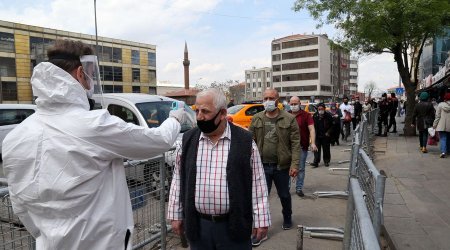 Türkiyədə daha 243 nəfər koronavirusdan öldü