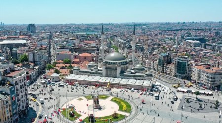 İranlı cütlük İstanbulda hamının gözü önündə soyundu – SƏBƏB - FOTO