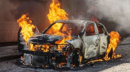 Avtomobil yanıb kül oldu - FOTO - VİDEO