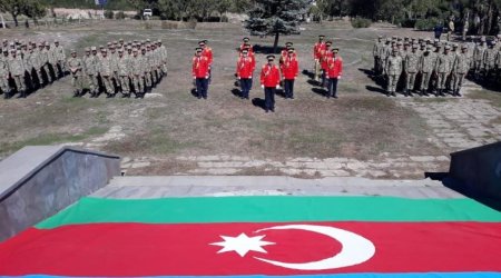 Şuşada şəhidlərin xatirəsi bir dəqiqəlik sükutla yad olundu - FOTO