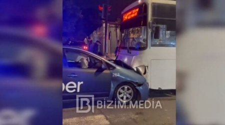 Avtobusla minik avtomobili toqquşdu - VİDEO