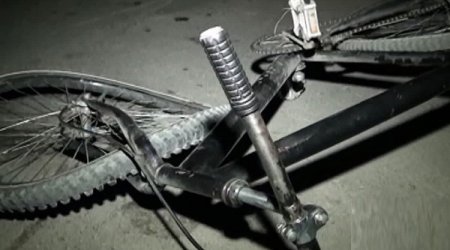 Salyanda avtomobil velosipedçini vuraraq öldürdü