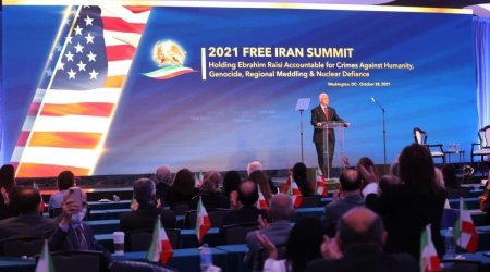 Mayk Pens İran prezidentini soyqırımı törətməkdə günahlandırdı - DETALLAR