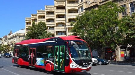 Bakıda sərnişin avtobusu qəzaya düşdü  - 31 yaşlı qadın xəsarət aldı