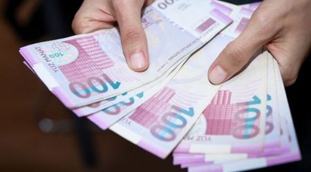 Bakıda maaşlar cüzi azalıb
