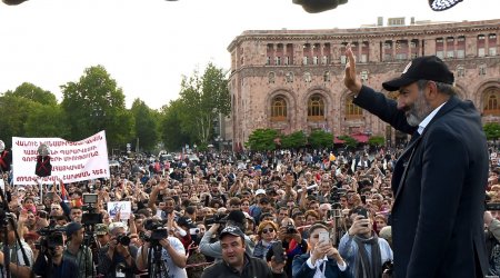 Paşinyanın tərəfdarı: “Artsax” Azərbaycana verilməli idi, oğlanlarımız gərək ölməyəydi”