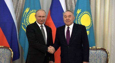 Putin Nazarbayevlə qapalı danışıqlar aparır