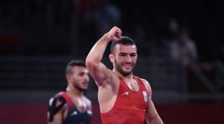 Ukraynaya Olimpiya medalı qazandıran Pərviz Nəsibov Azərbaycana gəldi - FOTO/VİDEO
