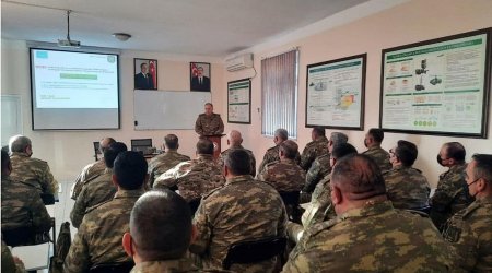 Baş Qərargah rəisi HHQ-də toplanışın gedişatını izlədi - FOTO