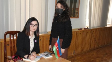 Həyat yoldaşının şəhidə həsr etdiyi kitabın təqdimatından FOTOLAR 