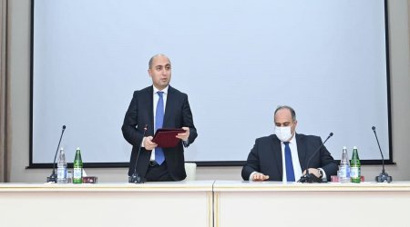 Yeni rektor kollektivə təqdim edildi