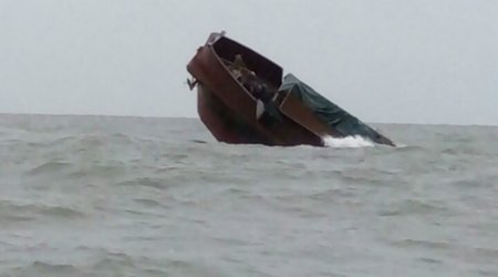 BƏƏ gəmisi İran sahillərində batdı – 30 nəfər itkin düşdü 