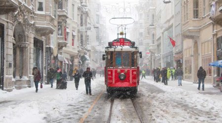 İstanbulda güclü qar - Təhsil ocaqları bağlandı