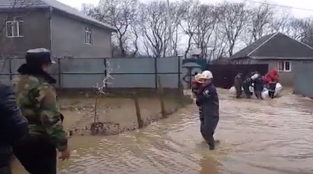 Cənub bölgəsində intensiv yağış: 146 nəfər təxliyə edildi - VİDEO