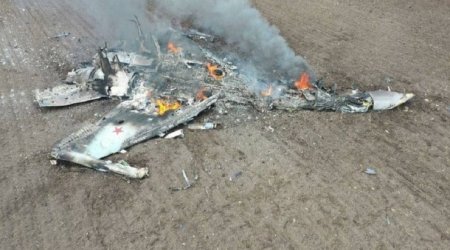 Ukraynada Rusiyanın Su-34 təyyarəsi vuruldu: Pilot əsir götürüldü - FOTO