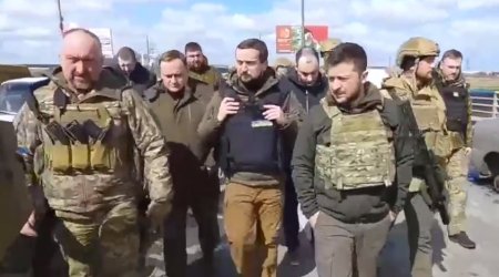 Zelenski azad edilmiş İrpin şəhərinə gəldi - VİDEO