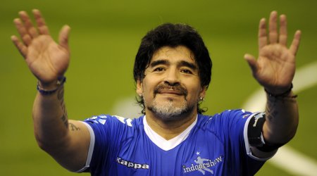 Maradonanın əfsanəvi forması hərraca çıxarılır – Qiyməti... - FOTO