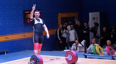 Dadaş Dadaşbəyli Azərbaycan çempionatında 3 rekorda imza atdı