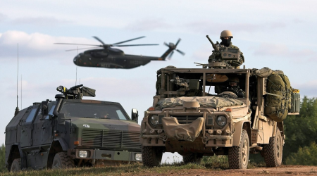 NATO Ukraynaya hərbi texnika göndərdi - VİDEO