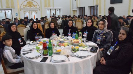 Millət vəkili şəhid və aztəminatlı ailələr üçün iftar verdi - FOTO 