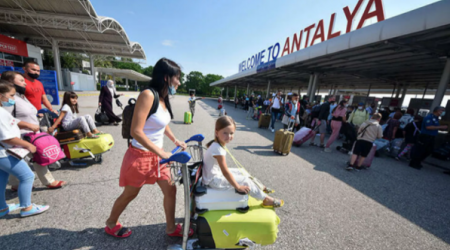 Antalyaya gələn turistlərin sayı 1 milyonu keçdi