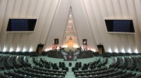İran parlamentinin YENİ SPİKERİ seçildi