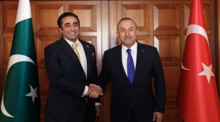 Çavuşoğlu pakistanlı həmkarı ilə görüşdü