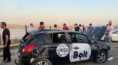 Abşeronda “Bolt” taksisi aşdı – SƏRNİŞİN XƏSARƏT ALDI - FOTO