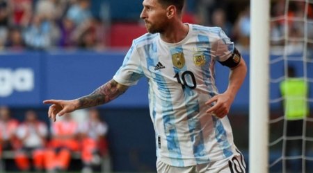 Messi Argentina millisində ilk dəfə bir matçda 5 qol vurdu - VİDEO