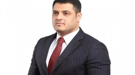 341 minlik dələduzluq - Peşəkar idmançı MƏHKƏMƏ QARŞISINDA